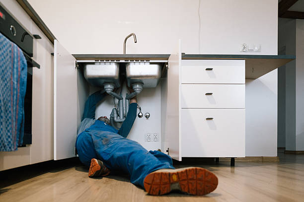 Professional Leak Detection technician working in Celeste, TX